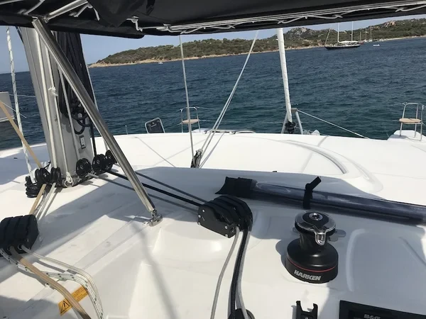 Lagoon 40 - Boatscribe.com