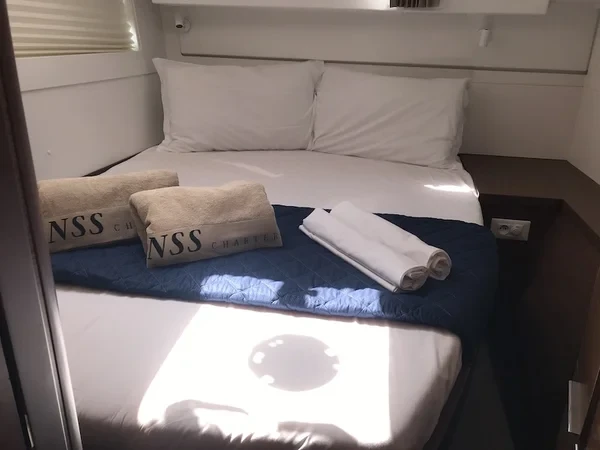 Lagoon 40 - Boatscribe.com