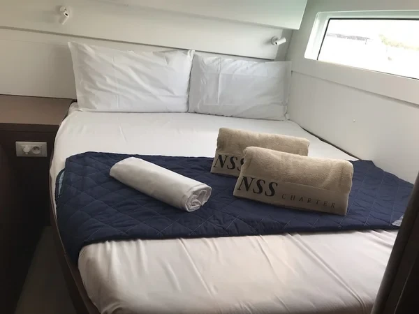 Lagoon 40 - Boatscribe.com