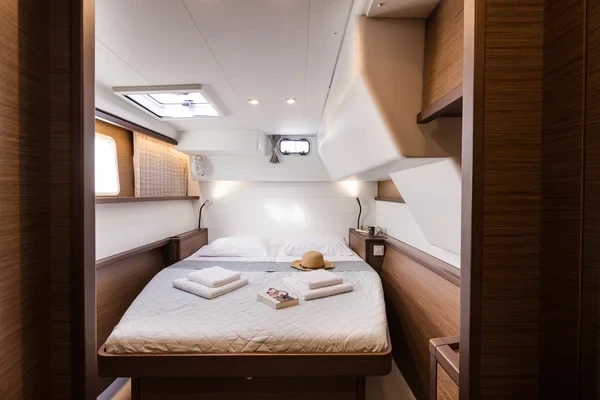 Lagoon 450 F - Boatscribe.com