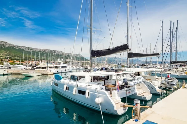 Lagoon 46 - Boatscribe.com