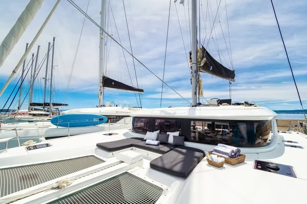 Lagoon 46 - Boatscribe.com