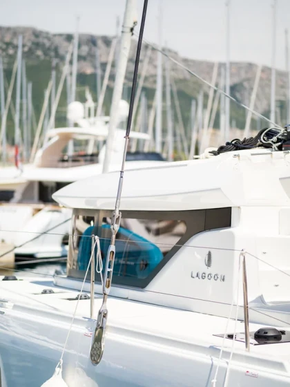 Lagoon 46 - Boatscribe.com