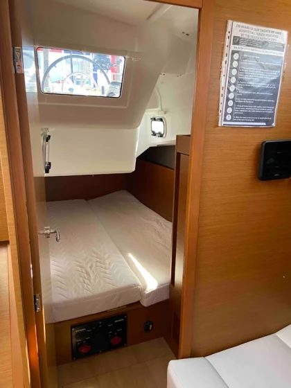 Sun Odyssey 410 - Boatscribe.com