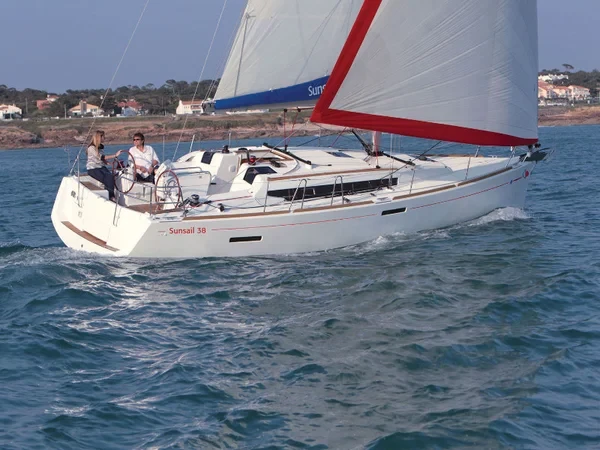 Sun Odyssey 389 - Boatscribe.com