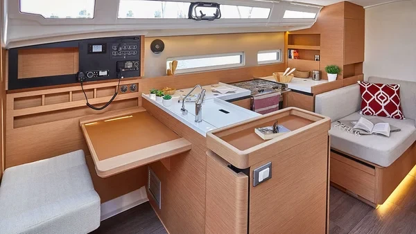 Sun Odyssey 410 - Boatscribe.com