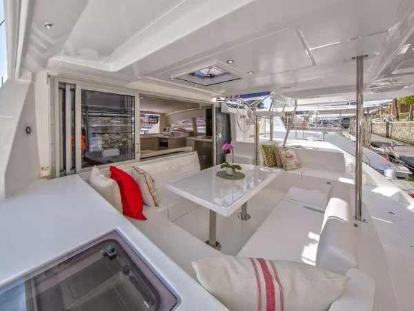 Leopard 40 - Boatscribe.com