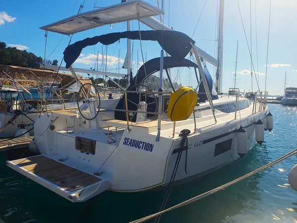 Bavaria C42 - Boatscribe.com