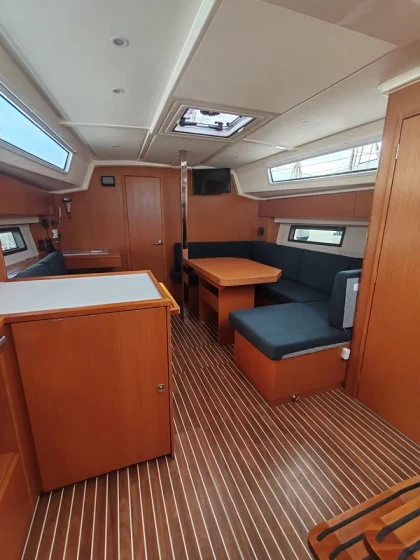 Bavaria C42 - Boatscribe.com