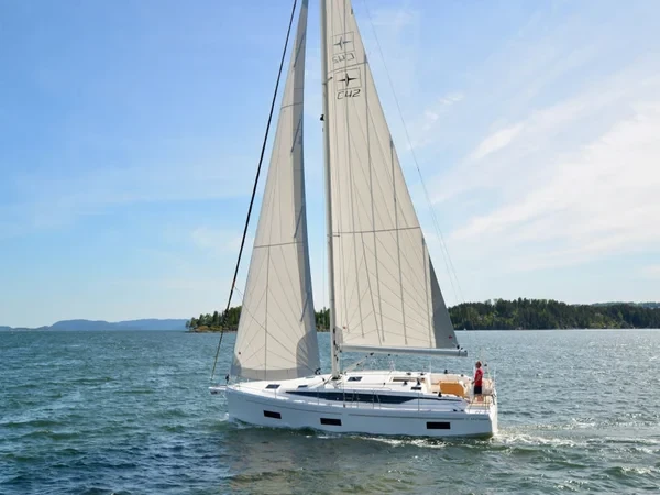 Bavaria C42 - Boatscribe.com