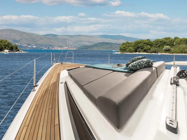 Bavaria C42 - Boatscribe.com