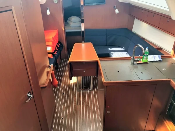 Bavaria 37 Cruiser - Boatscribe.com