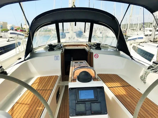 Bavaria 37 Cruiser - Boatscribe.com