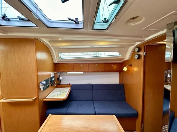 Bavaria 37 Cruiser - Boatscribe.com