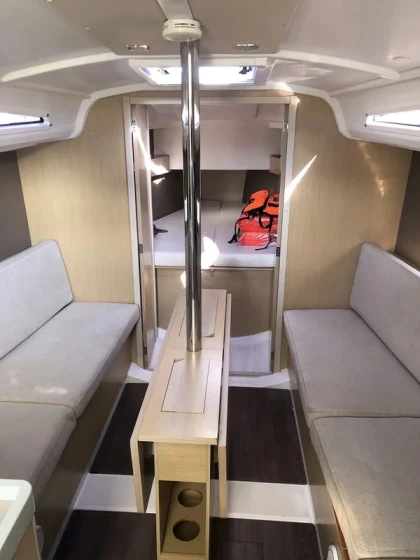 Oceanis 30.1 - Boatscribe.com