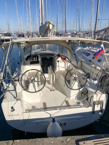Oceanis 30.1 - Boatscribe.com