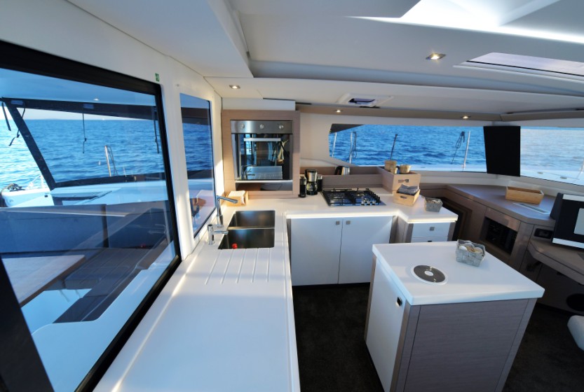 Saona 47 - Boatscribe.com