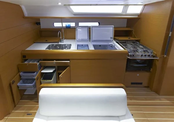 Sun Odyssey 479 - Boatscribe.com