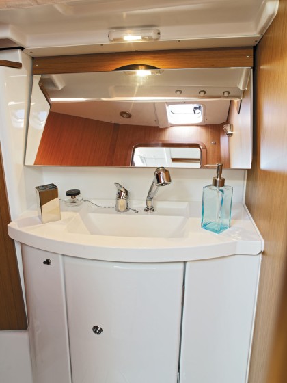 Sun Odyssey 42i - Boatscribe.com