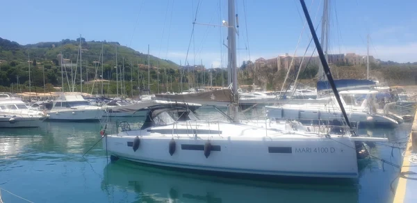Sun Odyssey 410 - Boatscribe.com