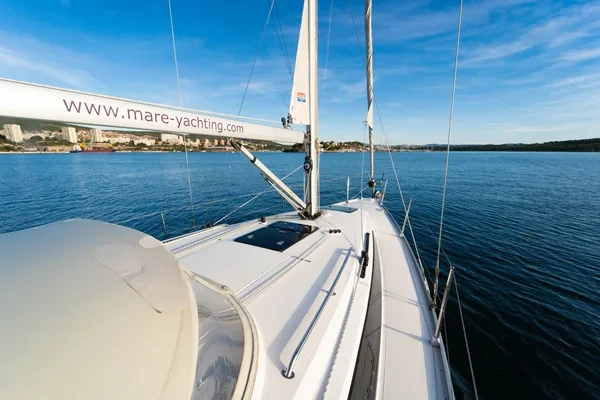 Bavaria 33 Cruiser - Boatscribe.com