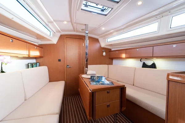 Bavaria 33 Cruiser - Boatscribe.com