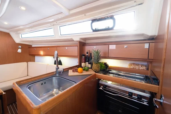 Bavaria 33 Cruiser - Boatscribe.com