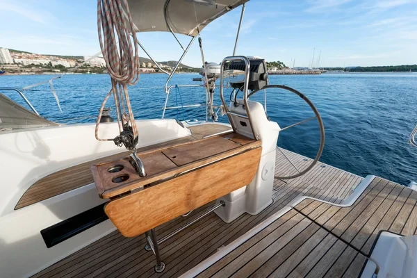 Bavaria 33 Cruiser - Boatscribe.com