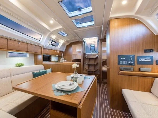 Bavaria 37 Cruiser - Boatscribe.com