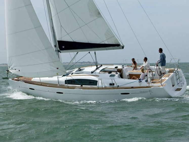 Oceanis 40 - Boatscribe.com