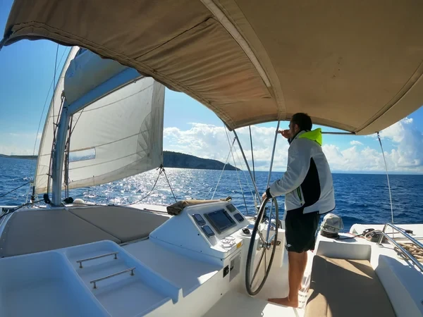 Lagoon 450 F - Boatscribe.com