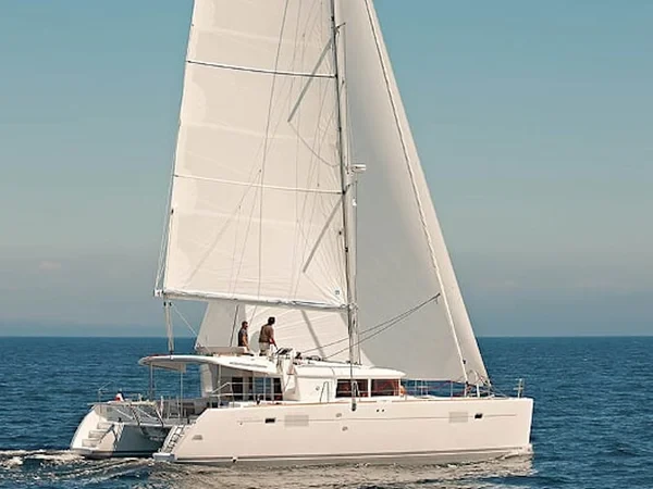Lagoon 450 F - Boatscribe.com