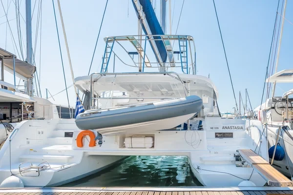 Lagoon 46 - Boatscribe.com