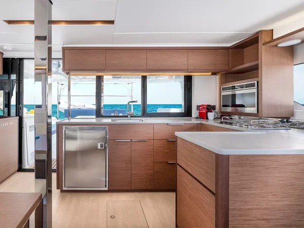 Lagoon 46 - Boatscribe.com