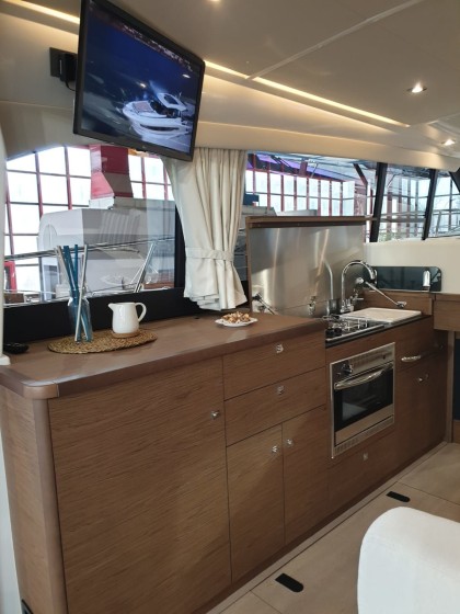 Jeanneau NC 14 - Boatscribe.com