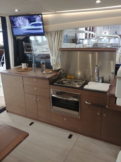 Jeanneau NC 14 - Boatscribe.com