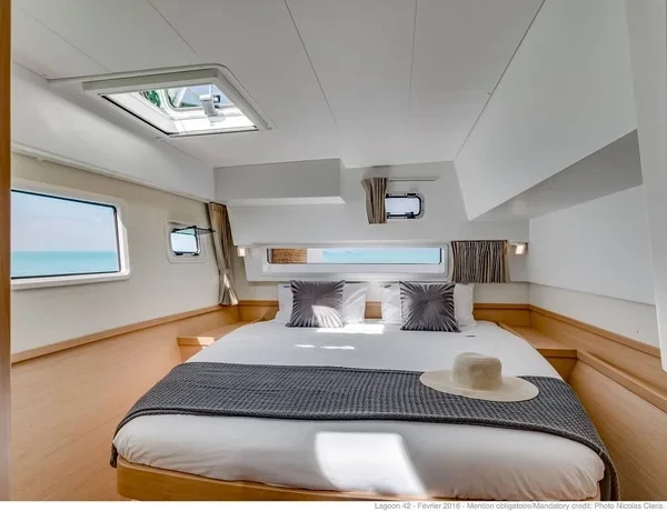Lagoon 42 - Boatscribe.com