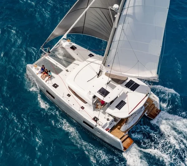 Lagoon 42 - Boatscribe.com
