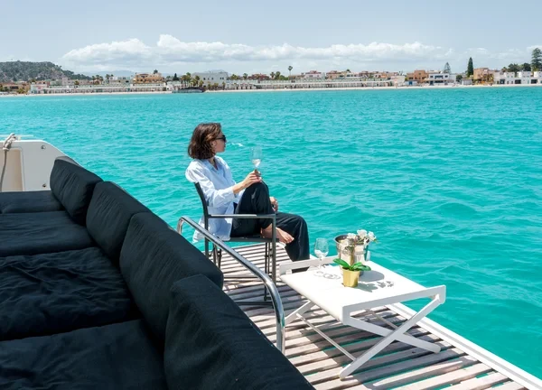 Lagoon 560 S2 - Boatscribe.com