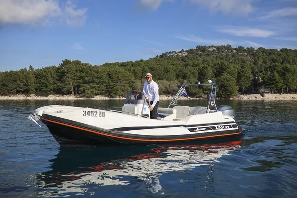 Zar 57 - Boatscribe.com