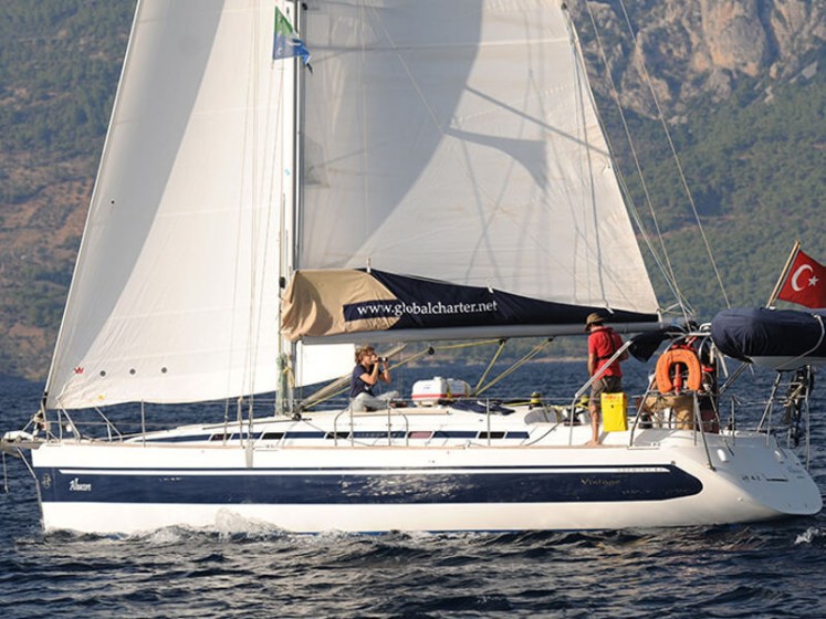 Harmony 42 - Boatscribe.com