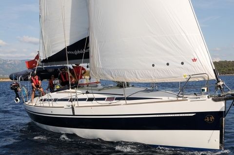 Harmony 42 - Boatscribe.com