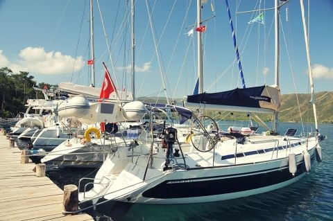 Harmony 42 - Boatscribe.com