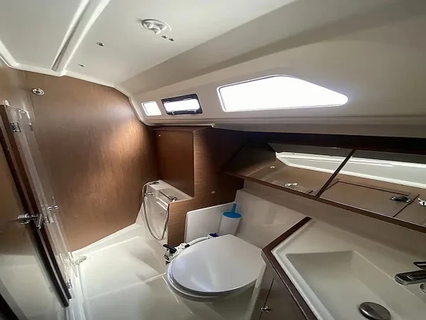 Oceanis 40.1 - Boatscribe.com