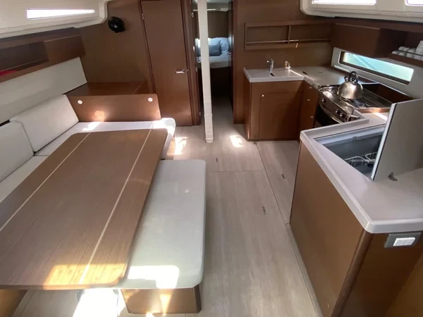 Oceanis 40.1 - Boatscribe.com