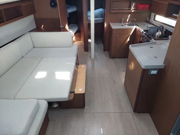 Oceanis 40.1 - Boatscribe.com