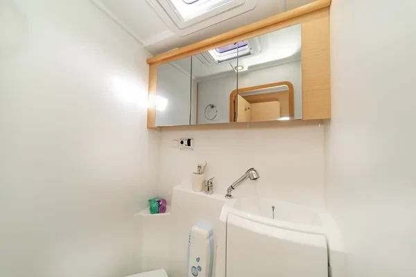 Lagoon 421 - Boatscribe.com