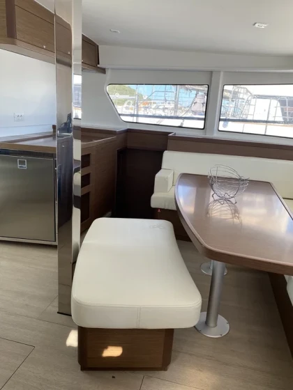 Lagoon 42 - Boatscribe.com