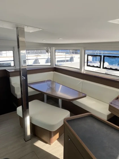 Lagoon 42 - Boatscribe.com