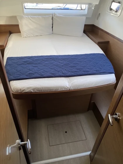 Lagoon 42 - Boatscribe.com